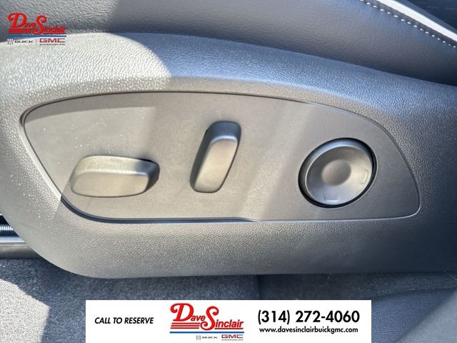 Buick Enclave Vehicle Full-screen Gallery Image 12