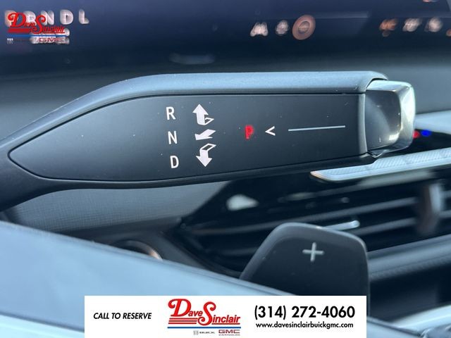 Buick Enclave Vehicle Full-screen Gallery Image 20