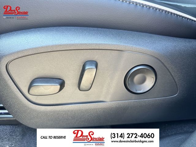 Buick Enclave Vehicle Full-screen Gallery Image 12