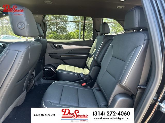 Buick Enclave Vehicle Full-screen Gallery Image 22