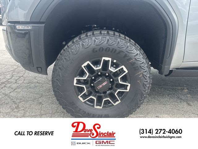 GMC Sierra 2500HD Vehicle Full-screen Gallery Image 10