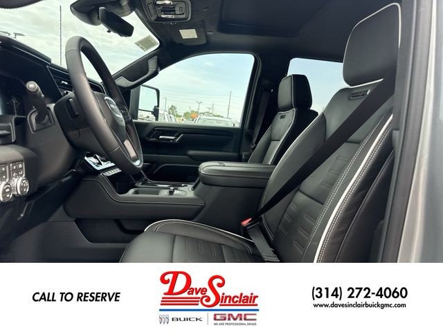 GMC Sierra 2500HD Vehicle Full-screen Gallery Image 11