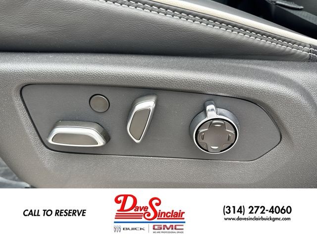 GMC Sierra 2500HD Vehicle Full-screen Gallery Image 12