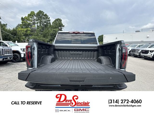 GMC Sierra 2500HD Vehicle Full-screen Gallery Image 24