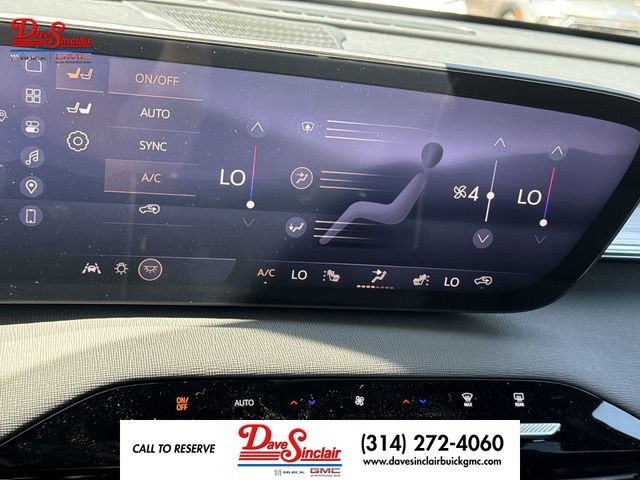 Buick Enclave Vehicle Full-screen Gallery Image 19