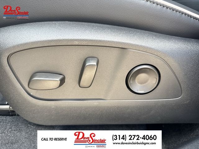 Buick Enclave Vehicle Full-screen Gallery Image 12