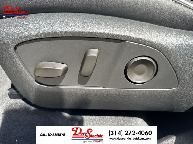 Buick Enclave Vehicle Full-screen Gallery Image 12