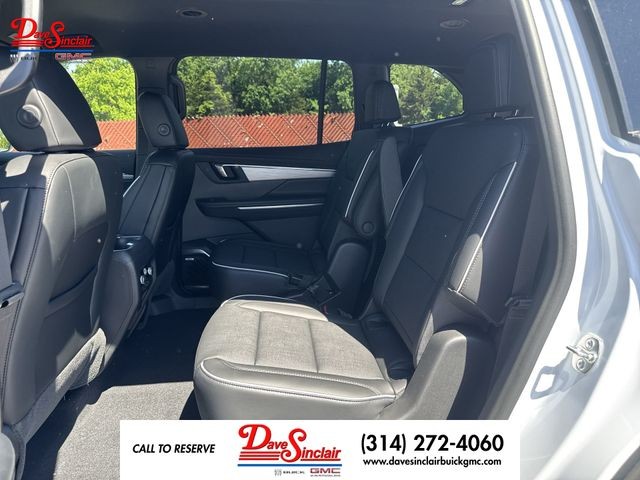 Buick Enclave Vehicle Full-screen Gallery Image 22