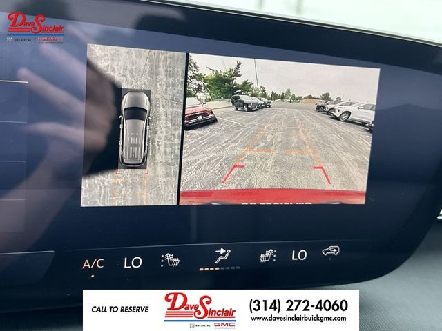 Buick Enclave Vehicle Full-screen Gallery Image 17