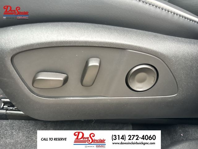 Buick Enclave Vehicle Full-screen Gallery Image 12