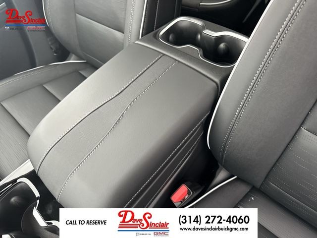 Buick Enclave Vehicle Full-screen Gallery Image 21