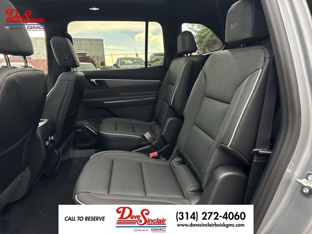 Buick Enclave Vehicle Full-screen Gallery Image 23