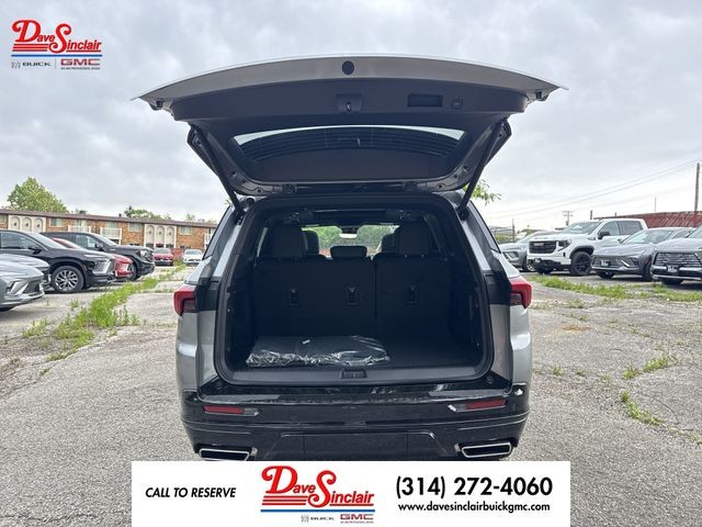 Buick Enclave Vehicle Full-screen Gallery Image 25