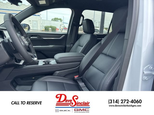GMC Acadia Vehicle Full-screen Gallery Image 11