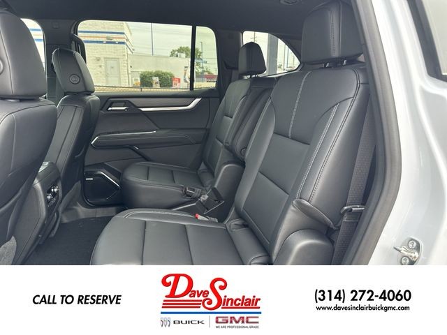 GMC Acadia Vehicle Full-screen Gallery Image 22