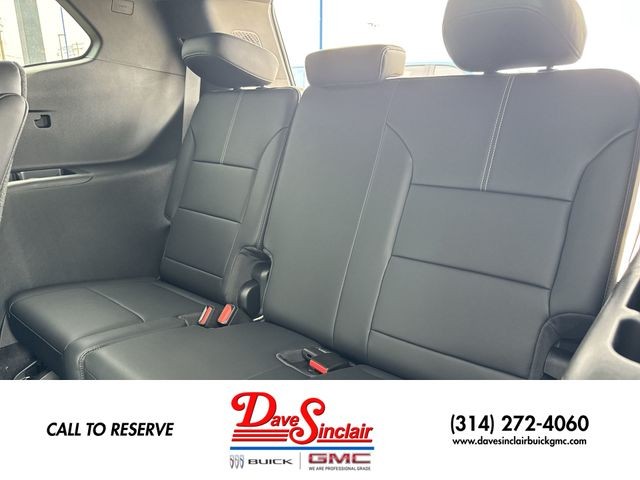 GMC Acadia Vehicle Full-screen Gallery Image 23