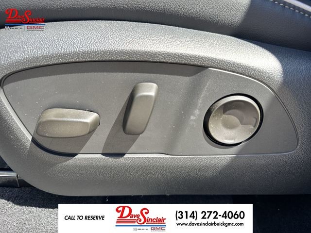 Buick Enclave Vehicle Full-screen Gallery Image 12