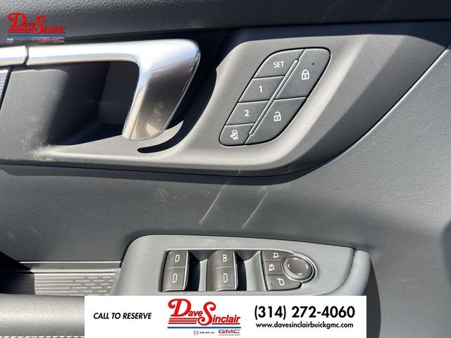 Buick Enclave Vehicle Full-screen Gallery Image 13