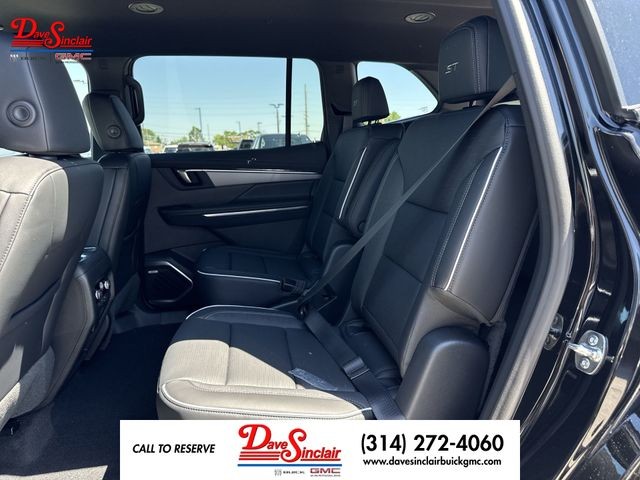 Buick Enclave Vehicle Full-screen Gallery Image 22