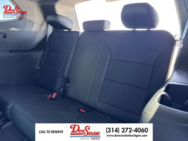 Buick Enclave Vehicle Full-screen Gallery Image 23