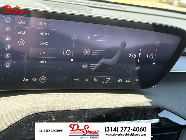 Buick Enclave Vehicle Full-screen Gallery Image 19