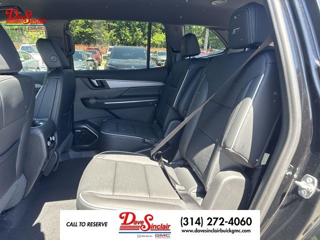 Buick Enclave Vehicle Full-screen Gallery Image 22
