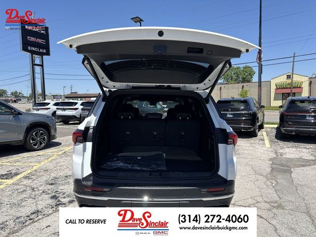 Buick Enclave Vehicle Full-screen Gallery Image 24