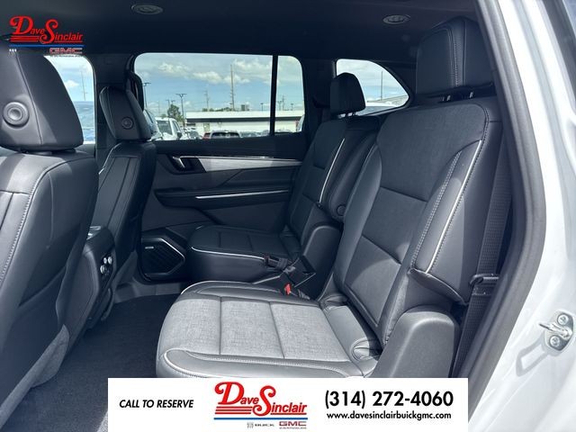 Buick Enclave Vehicle Full-screen Gallery Image 22