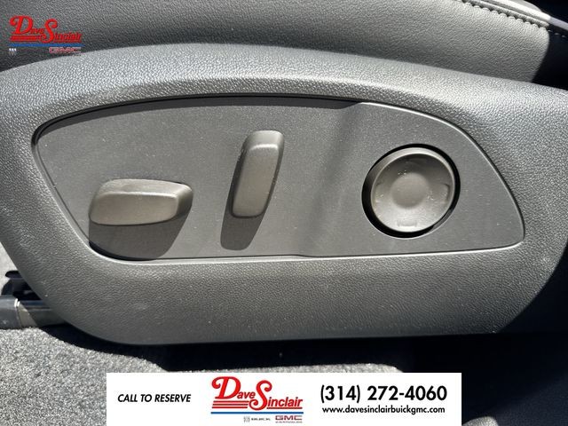 Buick Enclave Vehicle Full-screen Gallery Image 12