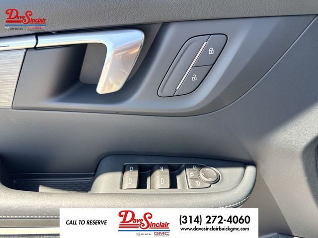 Buick Enclave Vehicle Full-screen Gallery Image 13