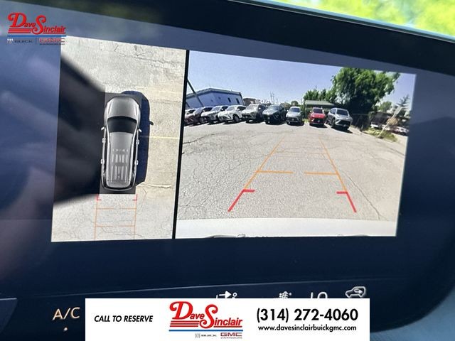 Buick Enclave Vehicle Full-screen Gallery Image 17