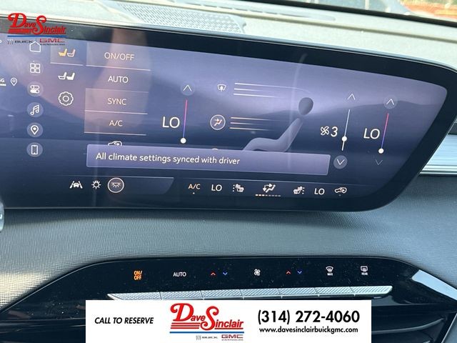 Buick Enclave Vehicle Full-screen Gallery Image 19