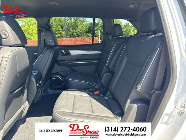 Buick Enclave Vehicle Full-screen Gallery Image 22