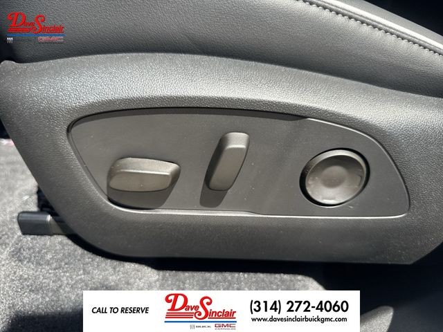 Buick Enclave Vehicle Full-screen Gallery Image 12