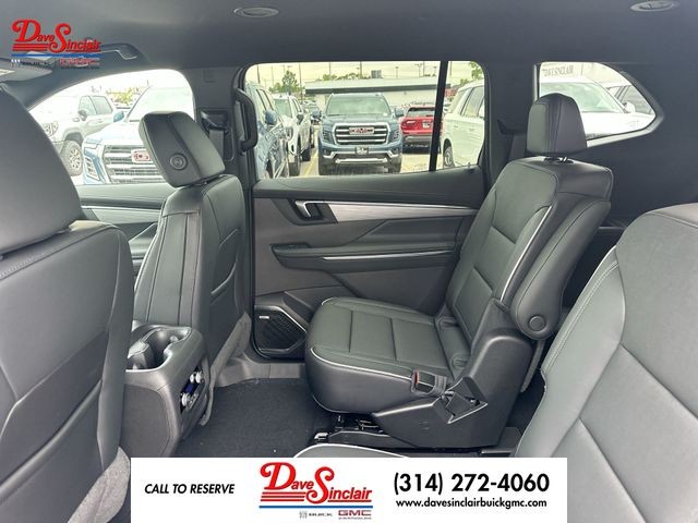 Buick Enclave Vehicle Full-screen Gallery Image 13