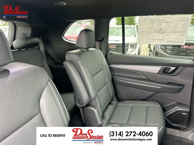 Buick Enclave Vehicle Full-screen Gallery Image 14