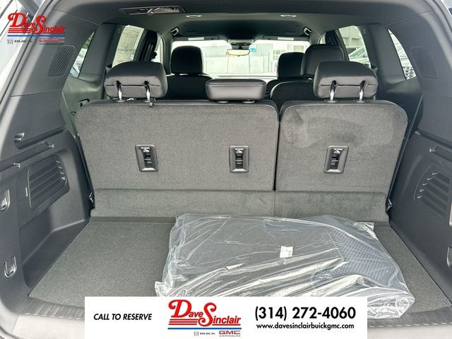 Buick Enclave Vehicle Full-screen Gallery Image 32