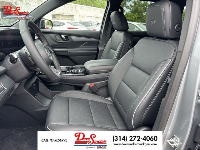Buick Enclave Vehicle Full-screen Gallery Image 11