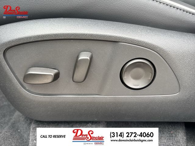 Buick Enclave Vehicle Full-screen Gallery Image 12