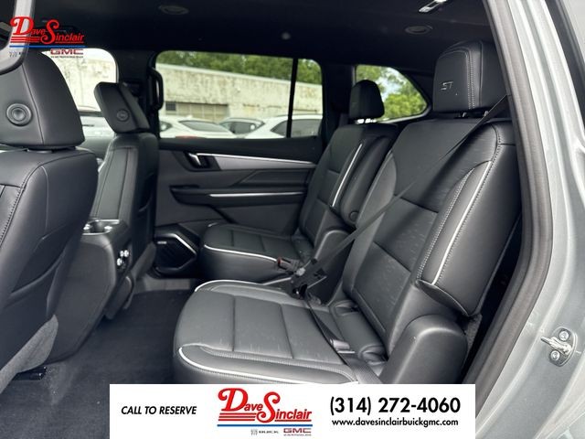 Buick Enclave Vehicle Full-screen Gallery Image 22