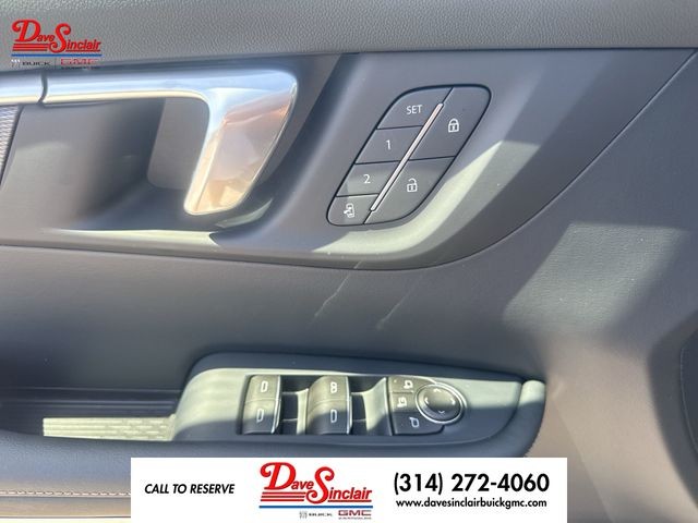 Buick Enclave Vehicle Full-screen Gallery Image 13