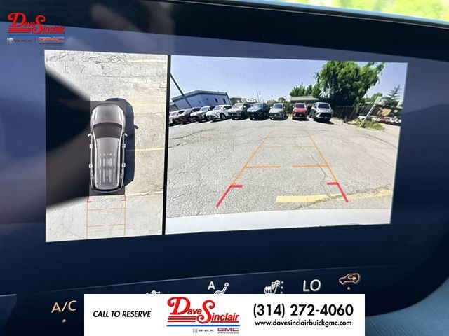 Buick Enclave Vehicle Full-screen Gallery Image 17