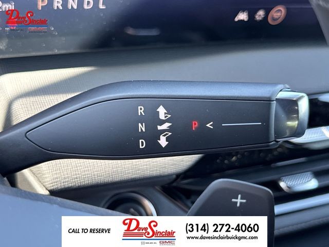 Buick Enclave Vehicle Full-screen Gallery Image 20