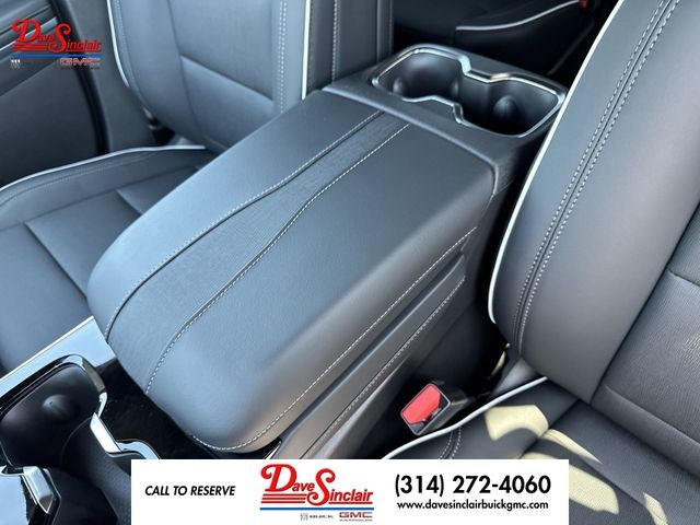 Buick Enclave Vehicle Full-screen Gallery Image 21