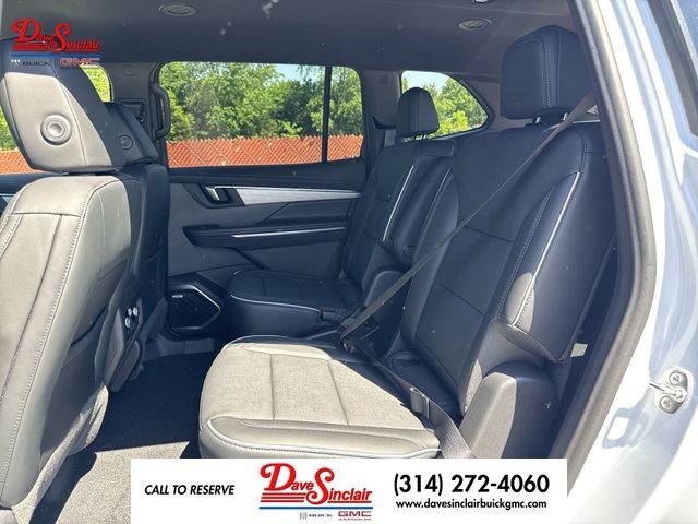 Buick Enclave Vehicle Full-screen Gallery Image 22