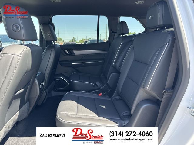 Buick Enclave Vehicle Full-screen Gallery Image 22