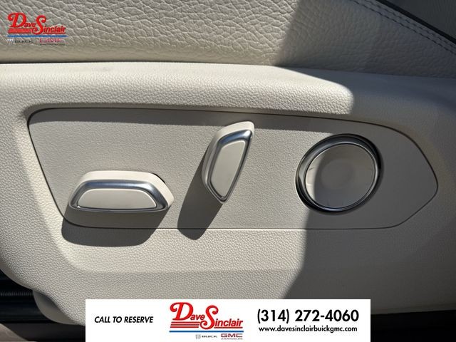 GMC Yukon XL Vehicle Full-screen Gallery Image 12