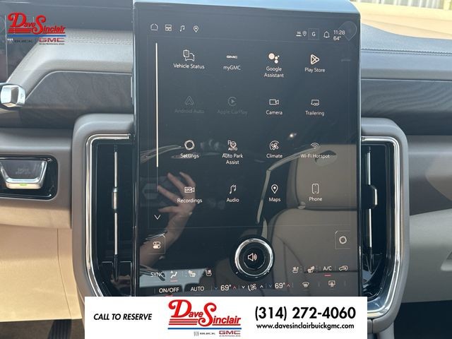 GMC Yukon XL Vehicle Full-screen Gallery Image 16