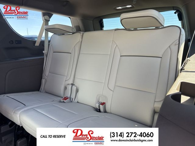 GMC Yukon XL Vehicle Full-screen Gallery Image 24