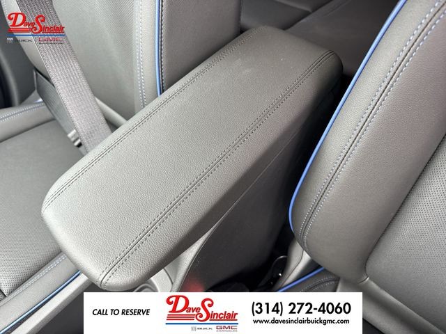 Buick Encore GX Vehicle Full-screen Gallery Image 20